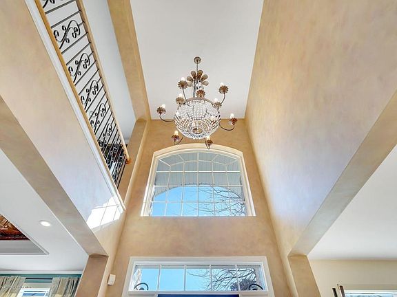 4th image of 2370 Forest Cir