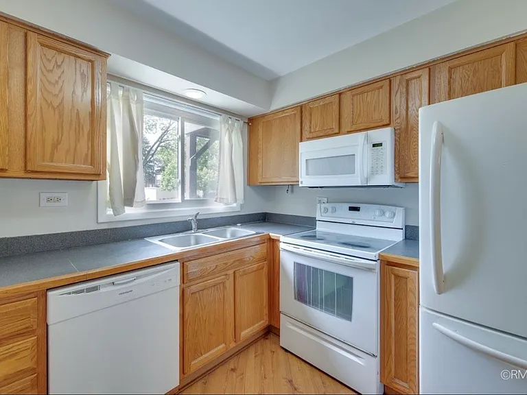 337 N Carter St #101 — Photo 5