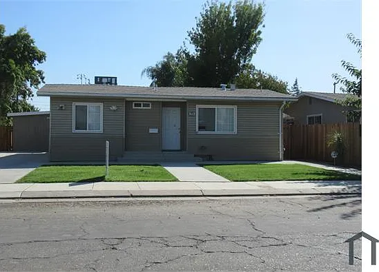 3 bed, 1099 sqft, $2,300 — Photo 2