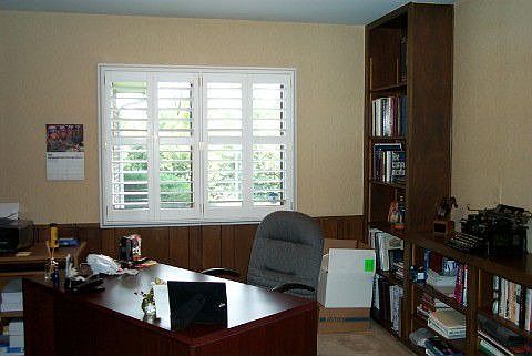 Main Floor Study w/Built-Ins