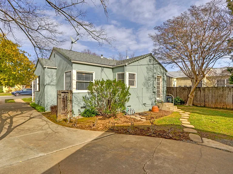 5228 G St — Photo 31