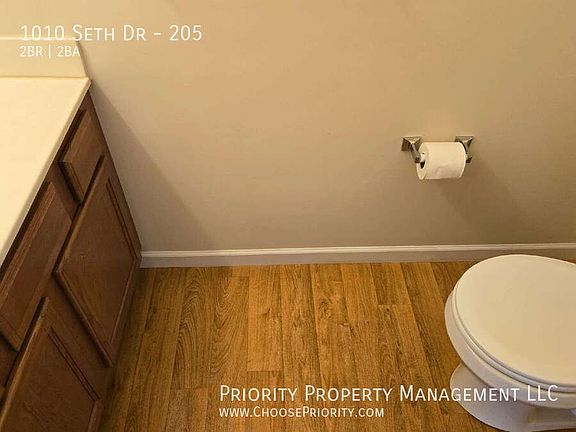 3rd image of 1010 Seth Dr #205