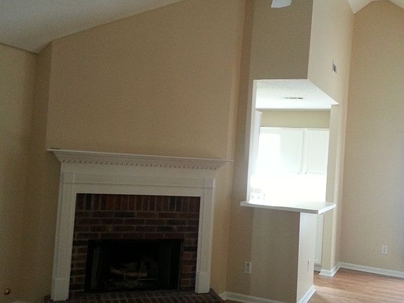 3rd image of 627 N Fairfield Dr