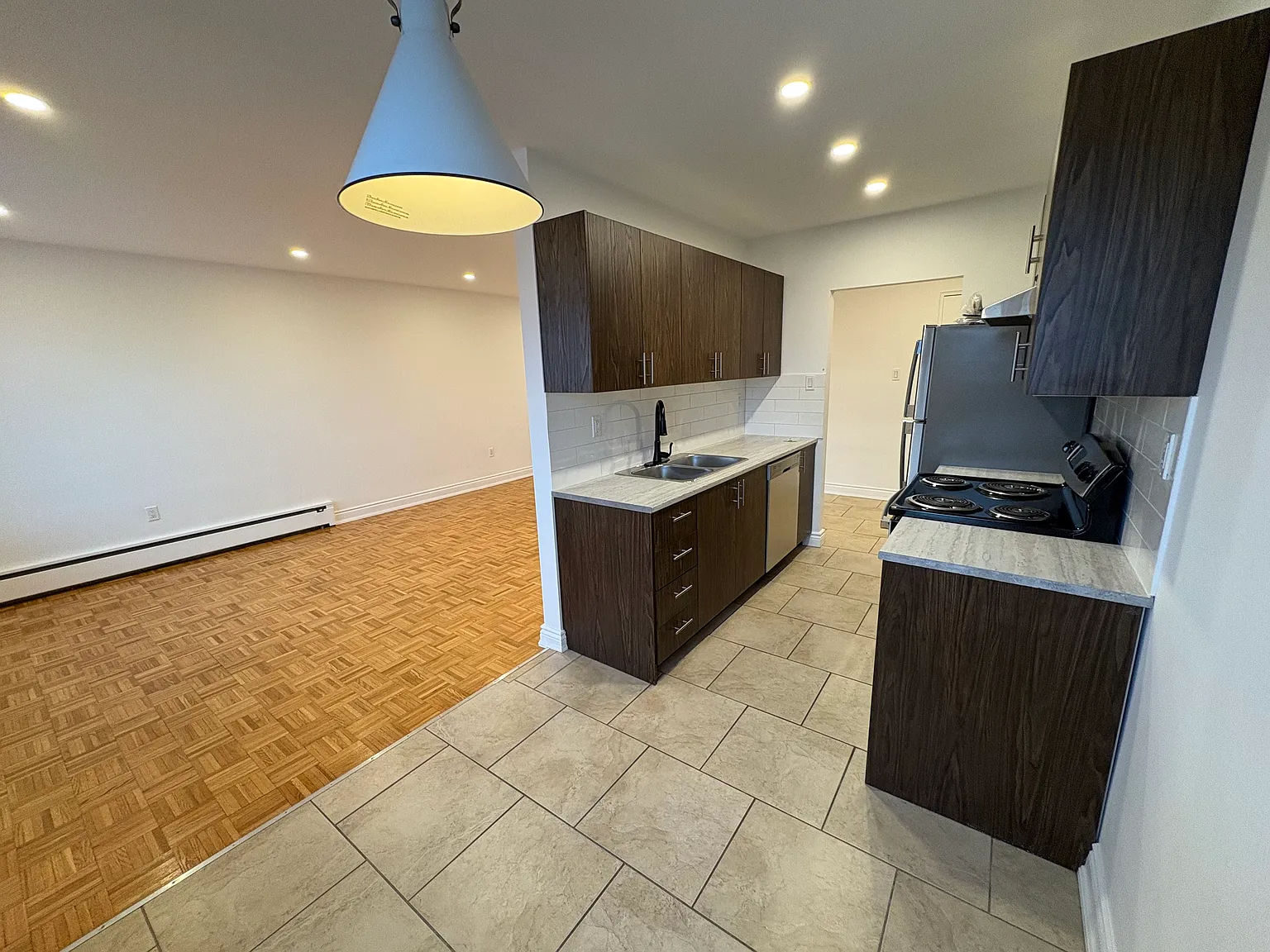 Spacious 2 Bedroom Unit with Balcony — Photo 2