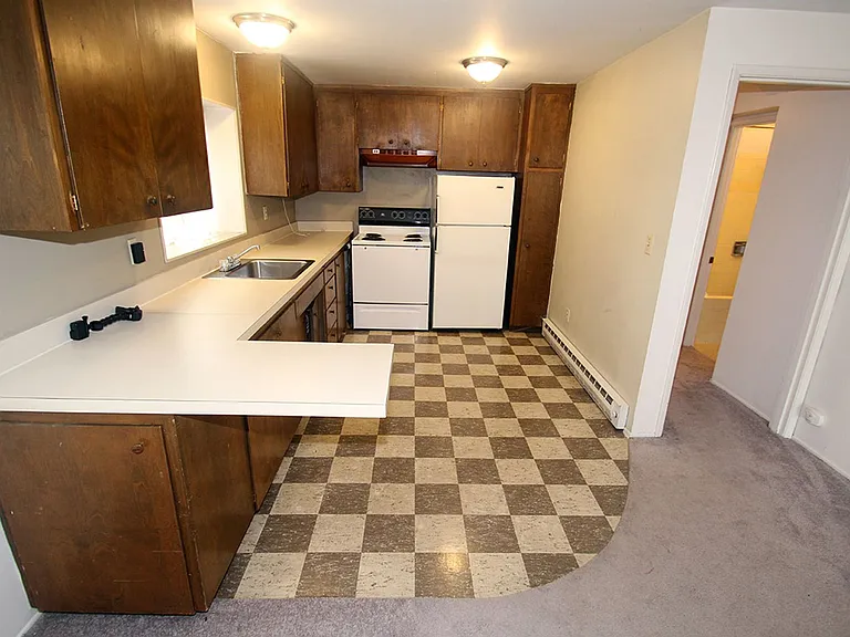 5112 Ravenna Apartments - Ravenna — Photo 3