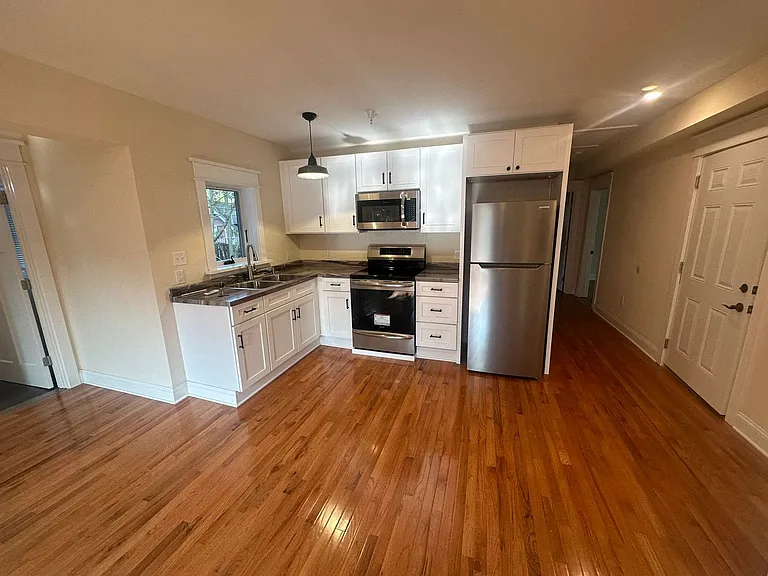 118 Hudson Street — Photo 8