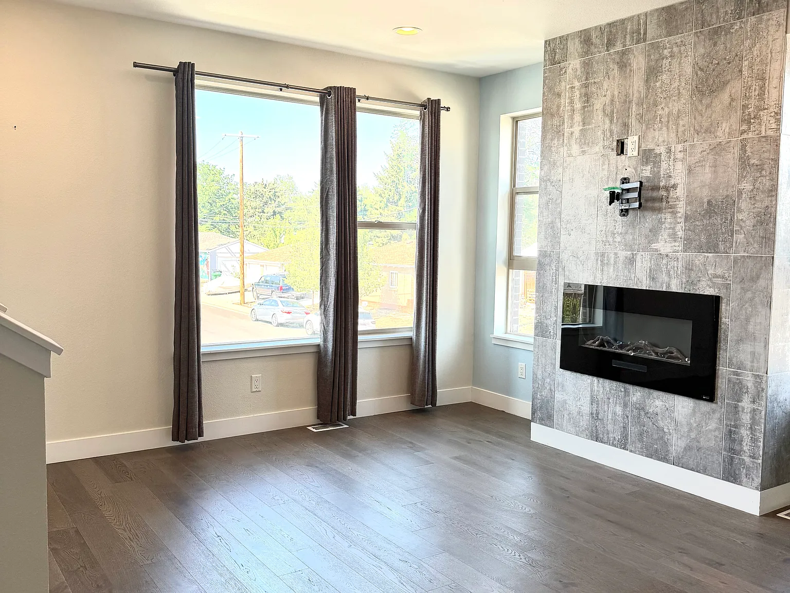3496 E 31st Ave — Photo 3