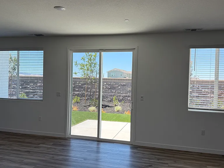 608 Moana Ave — Photo 7