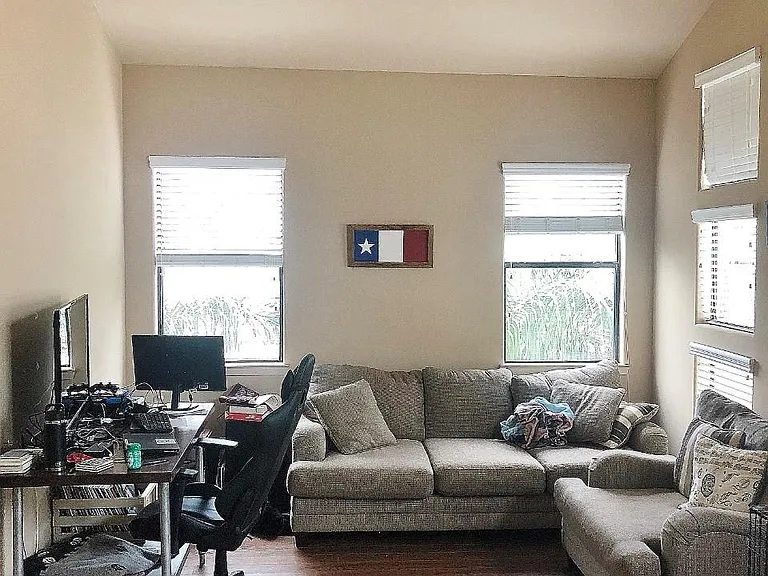 818 Lester St — Photo 16