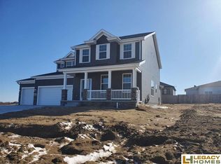 9021 Trader Dr, Lincoln, NE 68507