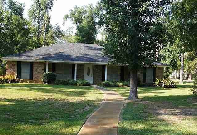 1st image of 302 Pinehurst Dr