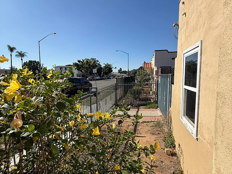 4614 Orange Ave — Photo 3