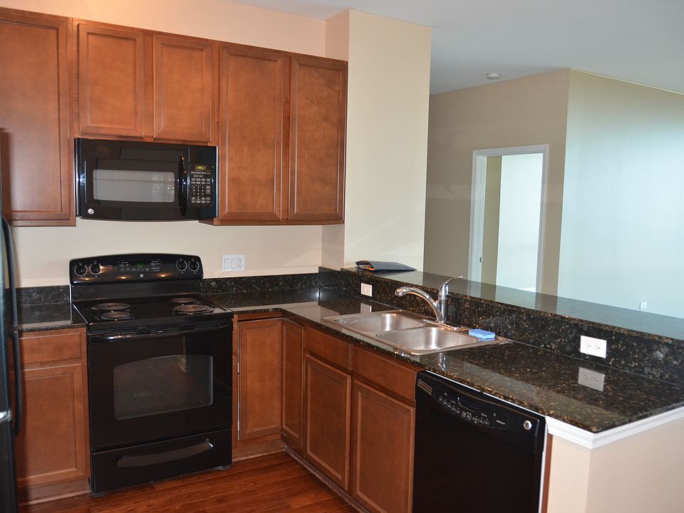 1st image of 1629 S Prairie Ave Unit 2804