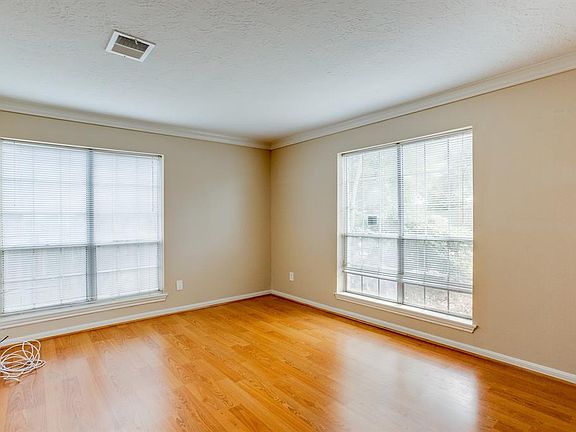 5th image of 2222 Woodland Park Dr