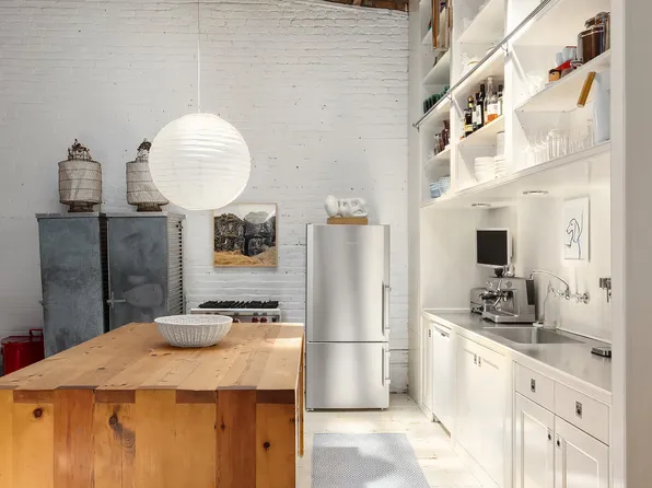 115 South Street image 4 of 14