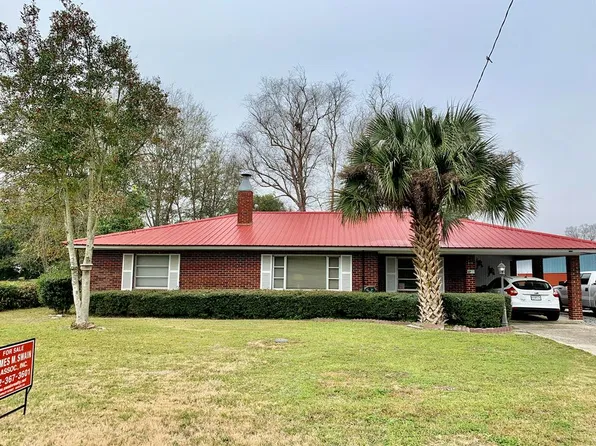 616 Fair St, Baxley, GA 31513