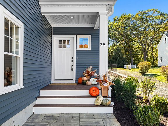2nd image of 35 School St #35