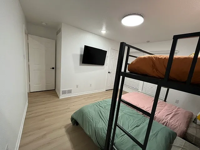 9090 Meadowcrest St — Photo 18