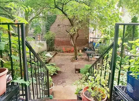 Rented by MOTION New York | media 8