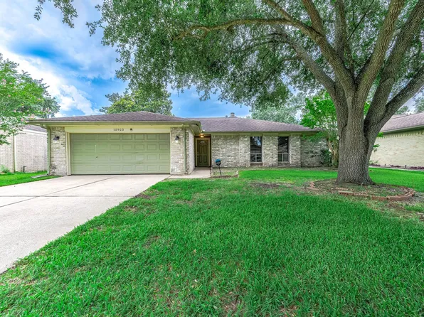 15923 Dunmoor Dr, Houston, TX 77059
