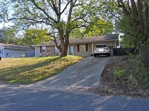 2nd image of 402 Scarborough Rd