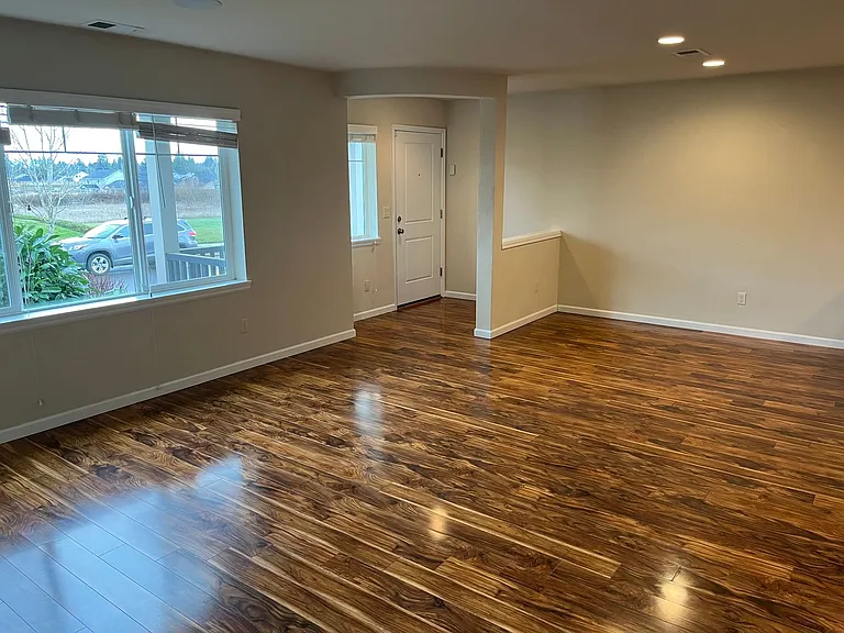 2400 NW Sunny Ln — Photo 3