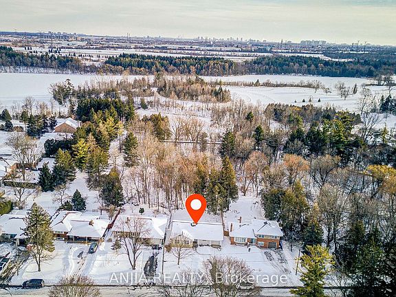 3rd image of 11 Drakefield Rd