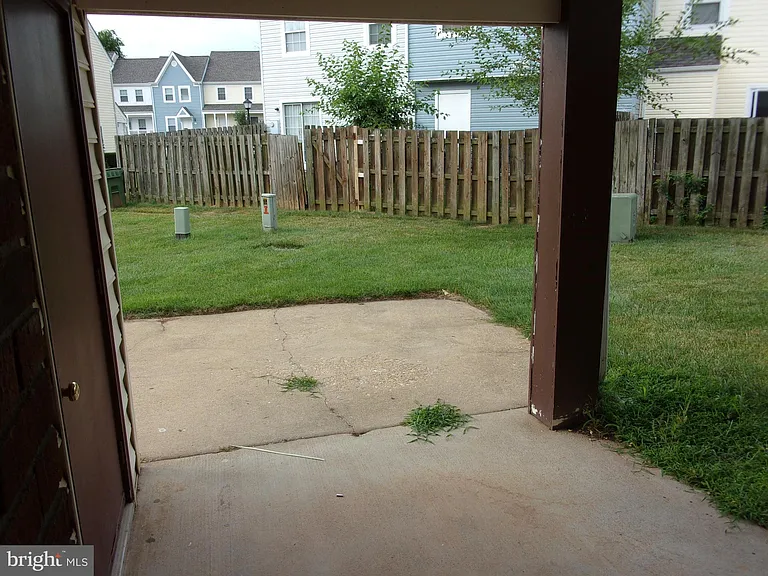 100 Chesterfield Ln — Photo 18
