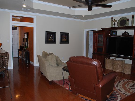 2nd image of 6607 Palisades Dr