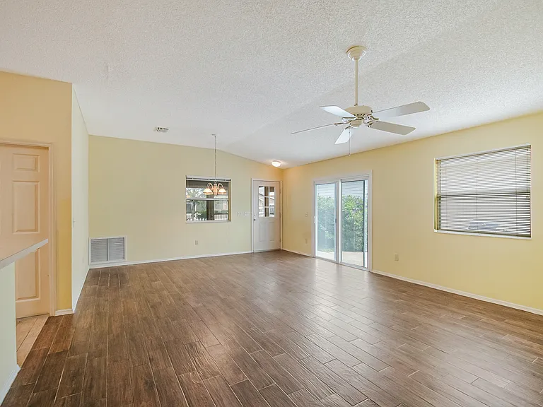 2454 Southern Oak St — Photo 8