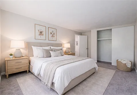 Deer Valley Apartments — Photo 4