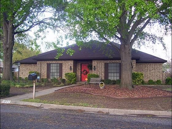 1st image of 1600 Wright Dr