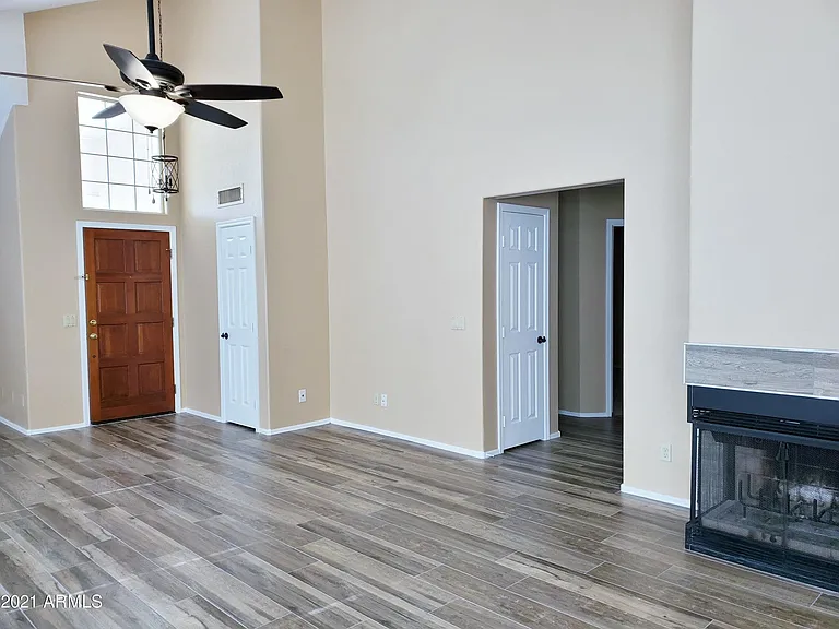 1325 N Malibu Ln — Photo 4