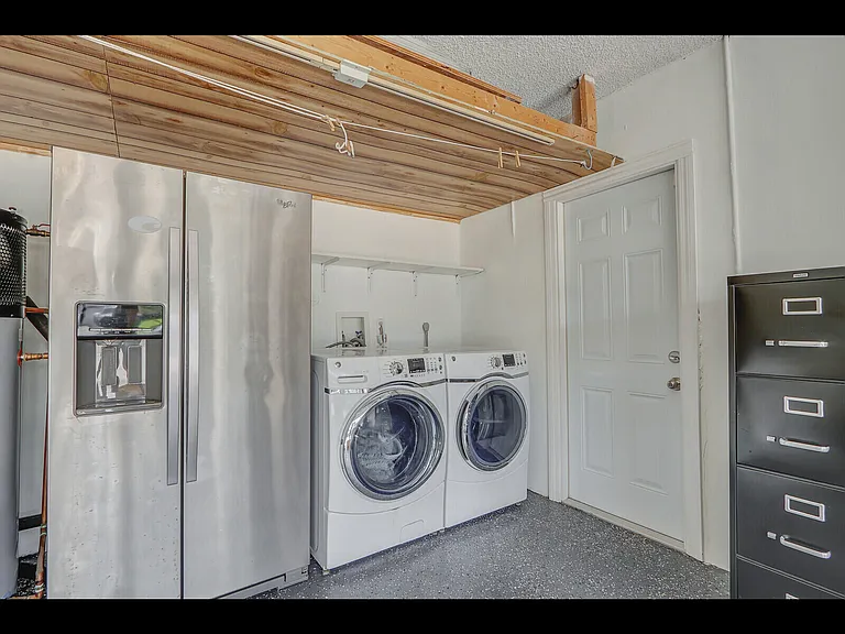 609 Oak Ter — Photo 23