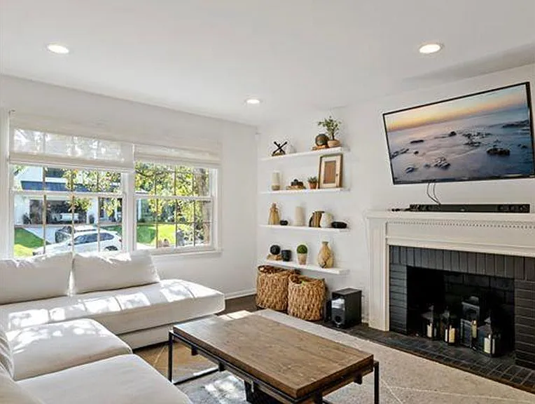 4520 Vandervork Ave — Photo 36