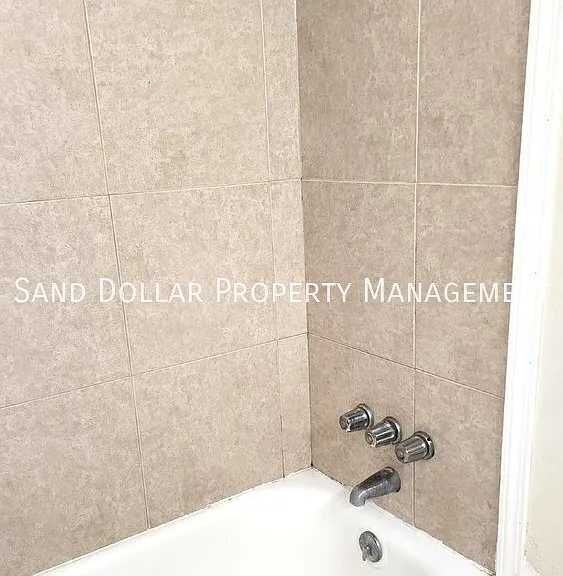 2324 Otis Ave — Photo 9