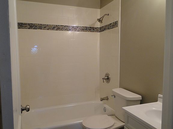 5th image of 19251 192nd St