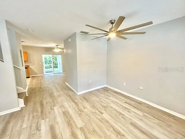 3 bed, 2.5 bath, 1276 sqft, $2,225 — Photo 4