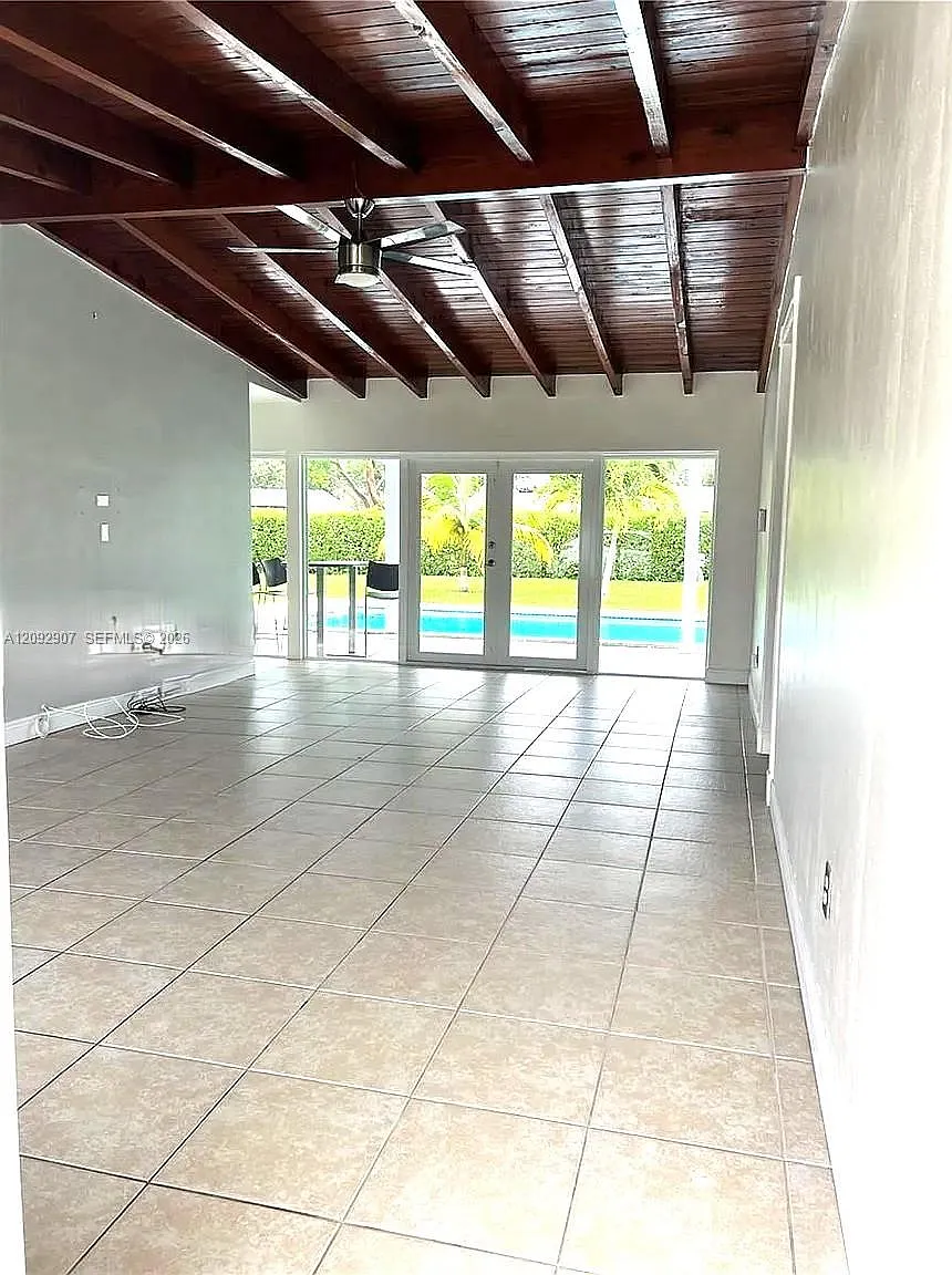 Melody Manor — Photo 3