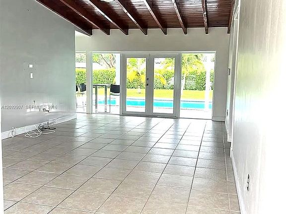 5th image of 27401 SW 165th Ave