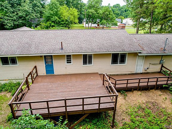 4th image of 5262 Conifer Dr