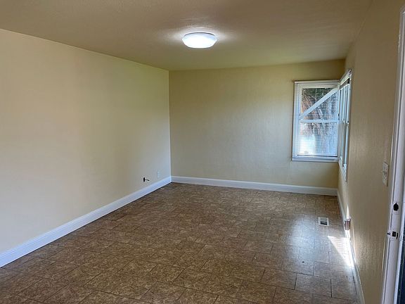 3rd image of 2338 Douglas St