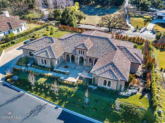 3rd image of 616 Williamsburg Ct
