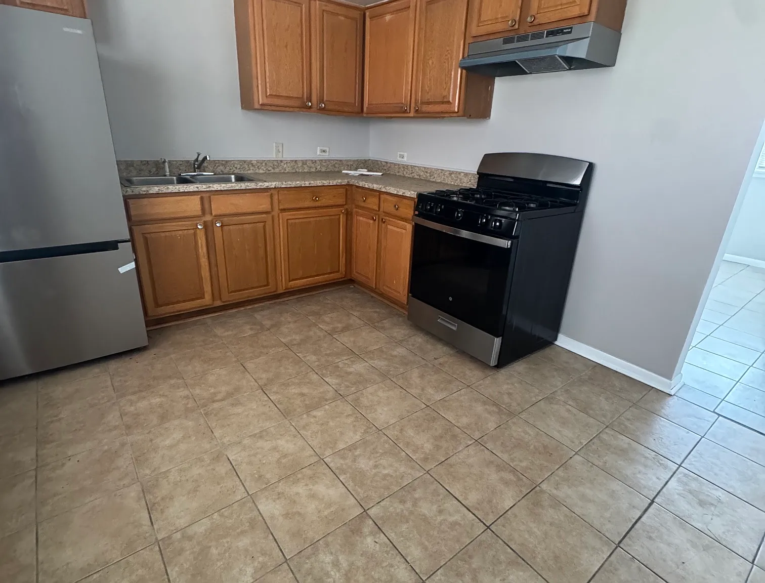 2 bed, 900 sqft, $1,450 — Photo 3