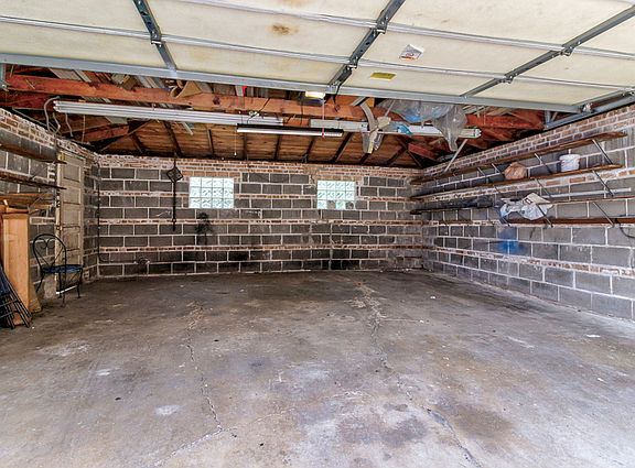 5th image of 7530 N Damen Ave