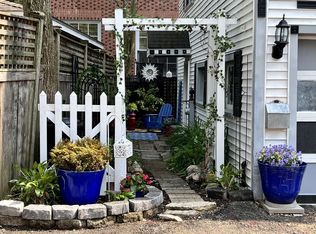 389 E Deerpath #1, Lake Forest, IL 60045