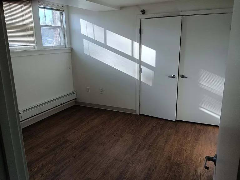 Ivy Manor Apartments — Photo 14