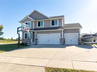 1703 SE Snowberry Cir, Ankeny, IA 50021