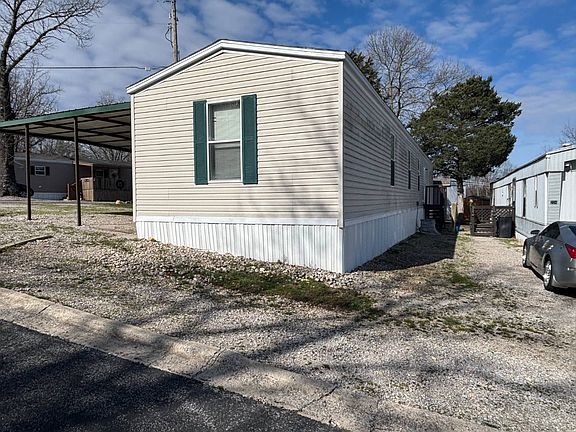 4th image of 11 Cypress Ln