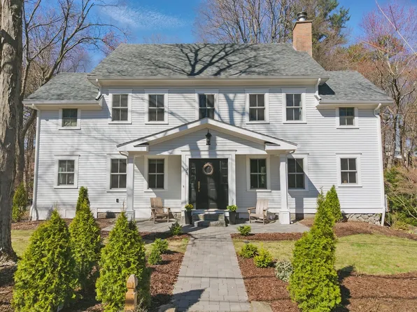 75 Oak St, Reading, MA 01867